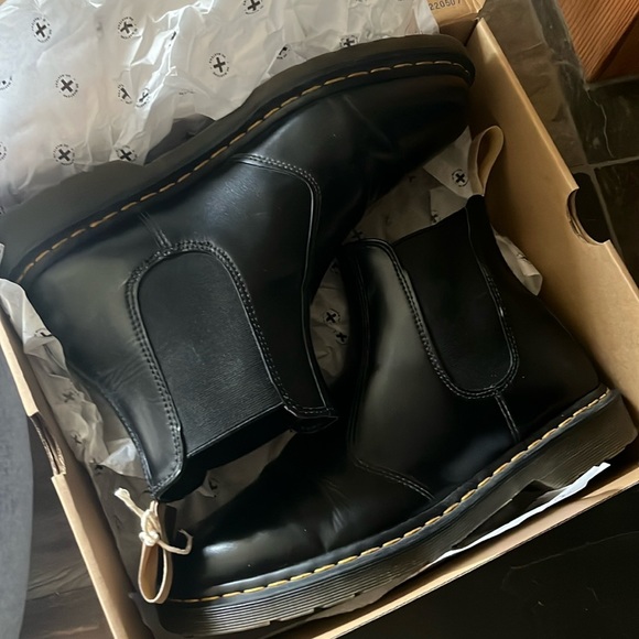 Dr Marten's Vegan 2976 Felix Chelsea Boot size 12 - Picture 3 of 6